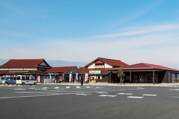 安来 道の駅「あらエッサ」全景