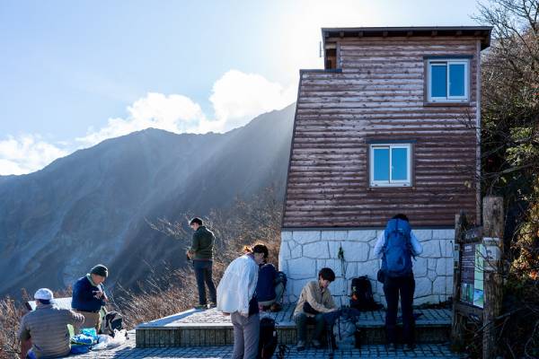 ロフトのある6合目避難小屋